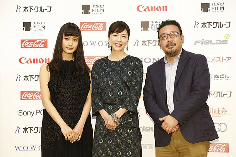 竹内結子「竹内結子＆橋本愛 美女競演に注目の映画『残穢』記者会見 監督「2人が重なったときの2ショットはたまらなかった」」1枚目/4