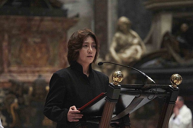 「指揮者西本智実さん、原爆投下70年をうけサンピエトロ大聖堂で追悼の演奏を披露」1枚目/4