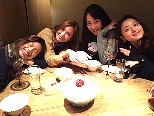 「紗栄子＆石原さとみ＆中村アン＆高梨臨“最強の女子会”写真が話題に」