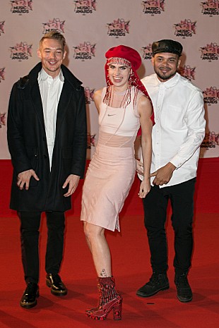 「世界最大のサブスク、Spotifyで今最も再生されている曲は“メジャー・レイザー”に」