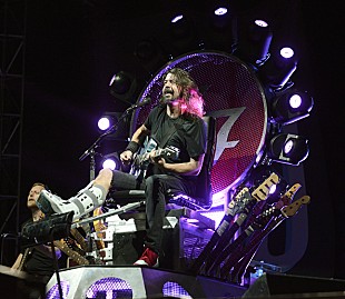 「フー・ファイターズ、テロの犠牲者に捧げ5曲入りEPを無料リリース」