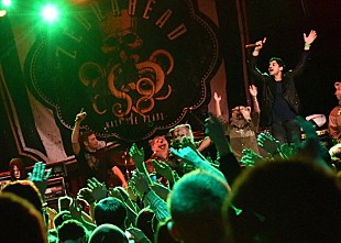 「MAN WITH A MISSION×ゼブラヘッド ヨーロッパツアー大盛況 各バンド飛び入りコラボも」