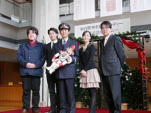 「新国立劇場×京王線最寄駅がコラボ、オペラやバレエの名曲がホームに」