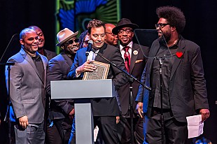 「“スター・ウォーズ”キャストが名テーマ曲のアカペラ・メドレー披露」