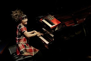 「上原ひろみが新作『SPARK』のコンベンションを開催、「アンソニーとサイモンは、自分を“SPARK”させてくれる」」