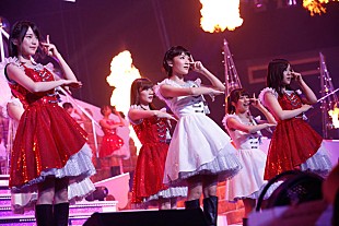 「サンタ姿の乃木坂46 日本武道館2Days20,000人動員　紅白では「君の名は希望」を披露決定」