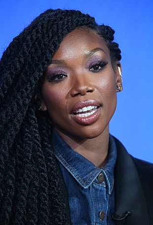 「「ザ・ボーイ・イズ・マイン」で知られるブランディが久々の新曲を公開」