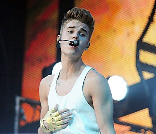 「ジャスティン・ビーバー、【第58回グラミー賞】受賞式でパフォーマンス決定」