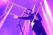 Ｔｈｅ　１９７５「The 1975 モノクロームからカラーへ…確実な進化を見せつけた一夜限りのソールドアウト公演レポート」1枚目/3