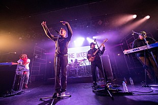 「ジ・インターネット、一夜限りのプレミアム・ライブをレポート！ 若きソウル・バンドが魅せた強烈な一撃」