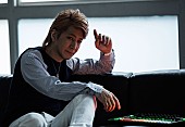 小室哲哉「小室哲哉「既存のアイドルソングとは違った曲」ロンドン滞在中に制作したX21「約束の丘」MV公開」1枚目/6