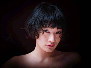 「水曜日のカンパネラ　新曲「チュパカブラ」MV公開 コムアイベッド拘束＆ピンク色の血液を吸われ……」