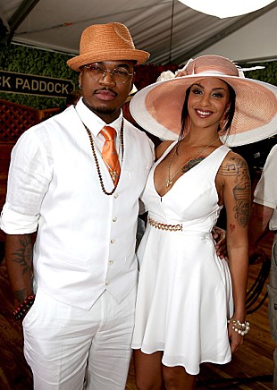 「ニーヨとクリスタル・レネイ夫妻、難産の末に男児誕生」