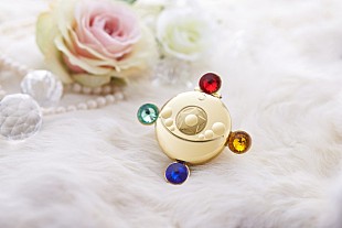 「しょこたん＆ももクロ有安 セーラームーンFC特典コスメに興奮！」