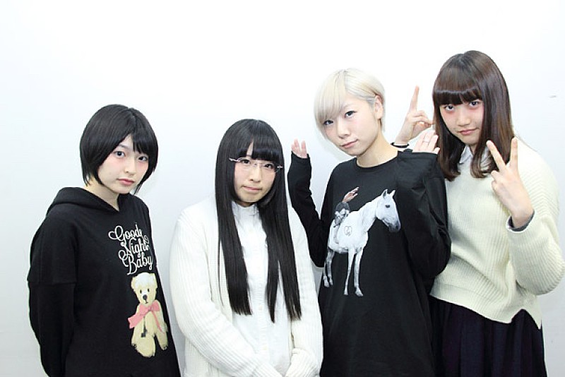 Maison book girl 確かな成長遂げた4人が語る……目標は“闇堕ちしたPerfume”!?