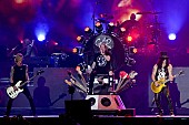 アクセル・ローズ「アクセル・ローズがAC/DCに参加、シンガーの代役務めツアーへ」1枚目/1