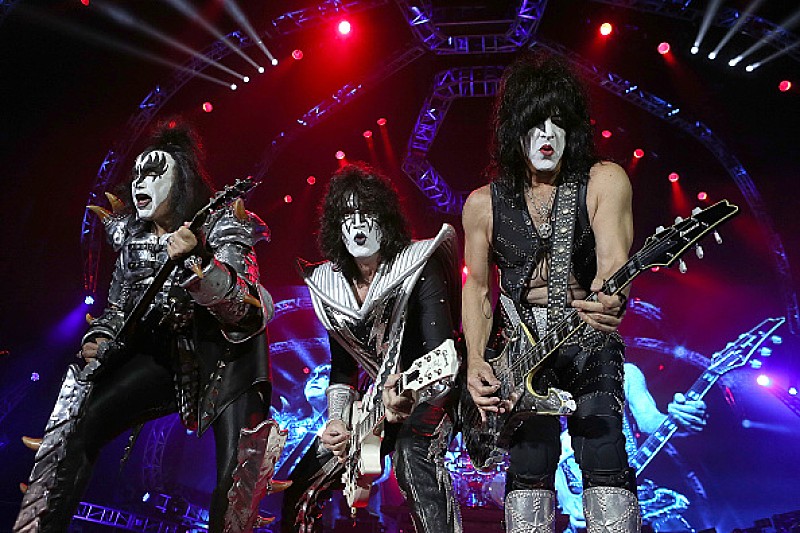 KISSがポール・スタンレー抜きでチャリティ・パフォーマンス