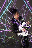 MIYAVI「MIYAVI デヴィッド・ボウイ作品も担当する鋤田正義が参加したビジュアル公開」1枚目/2