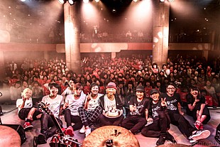 「赤と嘘 渋谷duoワンマン「点と点が繋がって線に 次は誰にも打ち砕けない硬い面を」360°カメラやバイノーラルマイクによる収録映像も公開 」