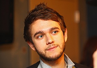 「ゼッド、ピアノで作った新曲のタイトル案をファンに求む」