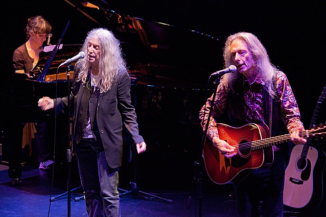 「「私たちには音楽という共通の言語がある」 パティ・スミスの単独公演がスタート、プリンスのカヴァーも披露」1枚目/6