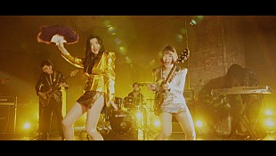 「セクシー系アイドル“ベッド・イン”1stアルバムより新曲「GOLDの快感」MV発射」