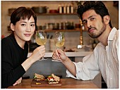 「平井堅×綾瀬はるか 話題のTV-CMサプライズメイキング映像公開」1枚目/2