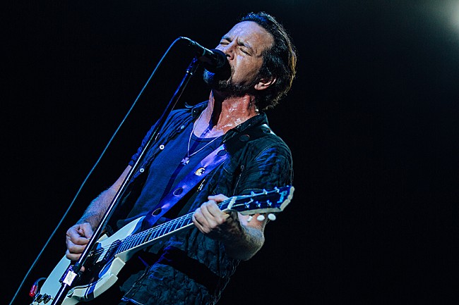 「【ボナルー・フェスティバル】パール・ジャム/マックルモア＆ライアン・ルイス/カマシ・ワシントンが出演した3日目のレポート＆写真が到着」1枚目/40