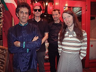 「ネオアコの祖、モノクローム・セットが約2年ぶりの新作をリリース」