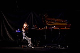 「大塚 愛“日本一美しい星空”の下「プラネタリウム」「見上げてごらん夜の星を」など名曲弾き語り」