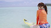 乃木坂46「乃木坂46 新作MV公開！ 白石麻衣はグアムでサーフィン/生田絵梨花は超本格派ミュージカルに挑戦」1枚目/20