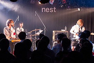 「進化系ガールズバンド・サンナナニ 結成半年で初ワンマン大盛況！ 洋楽カヴァーや驚嘆のインストでも圧倒」