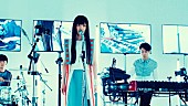 「パスピエ 新シングル曲「ハイパーリアリスト」MVフルVer.＆大胡田なつき×成田ハネダの初対談公開！」1枚目/4