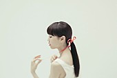 Aimer「Aimer 野田洋次郎手がける『蝶々結び』発売翌日にスタジオライブ生中継が決定」1枚目/3