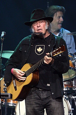 「メタリカら、ニール・ヤング主催の障害児のためのチャリティ・イベント出演へ」