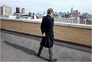 「デヴィッド・ボウイ　生前最後のスタジオ・レコーディング音源を収録したALを10月に発売」