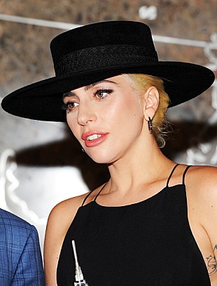 「レディー・ガガ、ニューアルバム『Joanne』のアートワーク解禁」