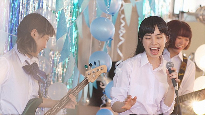 モデル・るうこが女子高生バンド結成？ サイダーガールの新曲「オーバードライブ」MVに出演