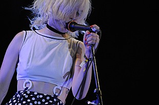 「ラナ・デル・レイxジーザス&amp;メリーチェイン!? 話題のブライトン・バンド、ブラック・ハニー 初来日インタビュー＆サイン入りポラプレゼント」