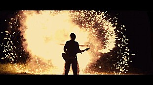 「THE NOVEMBERS 新AL収録曲「黒い虹」闇の中で火花舞い踊るMV公開」