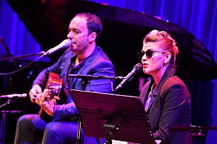 「ユニバーサルな協力関係から生み出された絹のような“現代のフォークロア”。メロディ・ガルドー＆ピエール・アルデニ東京公演レポート」