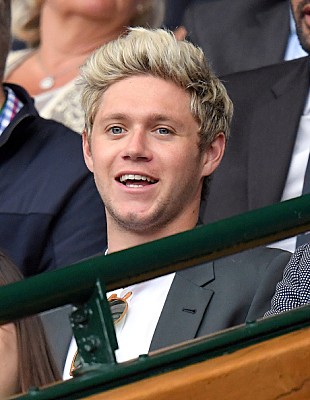 「1Dのナイル・ホーラン、弾き語り披露で全米TVデビュー」