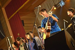 「崖っぷちバンド・フラチナリズム 廃校寸前！ 危機的状況の母校にて500名を集める凱旋ライブ」