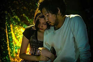 「半野喜弘初の監督作品、映画『雨にゆれる女』公開」