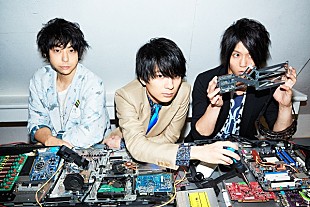 「UNISON SQUARE GARDENのライブ＆ドキュメンタリー特番が2017年元日に放送決定」