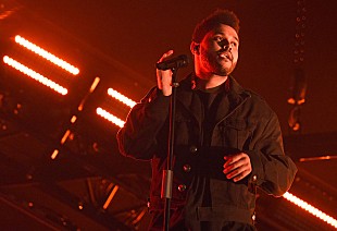 「ザ・ウィークエンド、最新アルバム収録曲の音源を散りばめたショート・フィルム『MANIA』を公開」