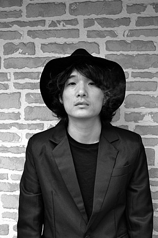 「石崎ひゅーい 映画公開＆アルバム発売を控え『スッキリ!!』で生歌披露」