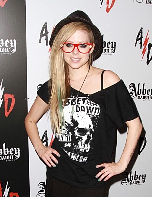 「アヴリル・ラヴィーン、2017年に新作リリース予定「素晴らしい2017年になる」」