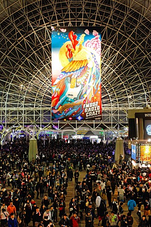 「【FM802 RADIO CRAZY】が終了、RADWINPS、キュウソ、Suchmos、サカナなどFM802にゆかりあるアーティストたちによるロック大忘年会」