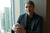 「マッツ・ミケルセン来日インタビュー 「ドクター・ストレンジはベネディクト以外考えられない」」1枚目/3